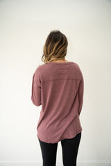 Oversized pocket front tee in Heathered Wine.